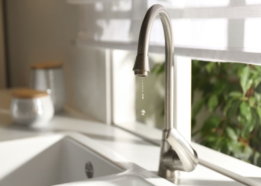 Wasserhahn in Küche