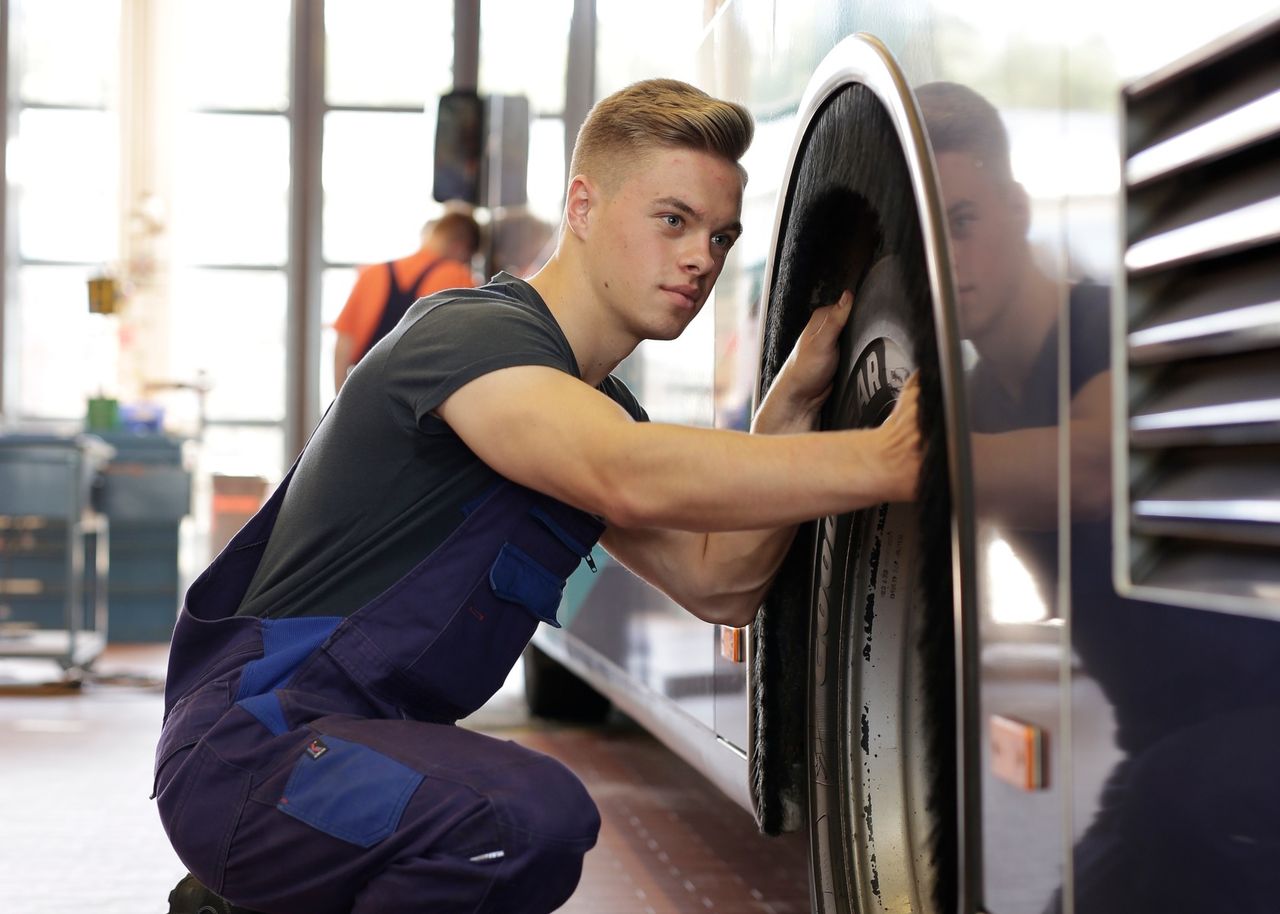 Ausbildung als Kfz-Mechatroniker:in