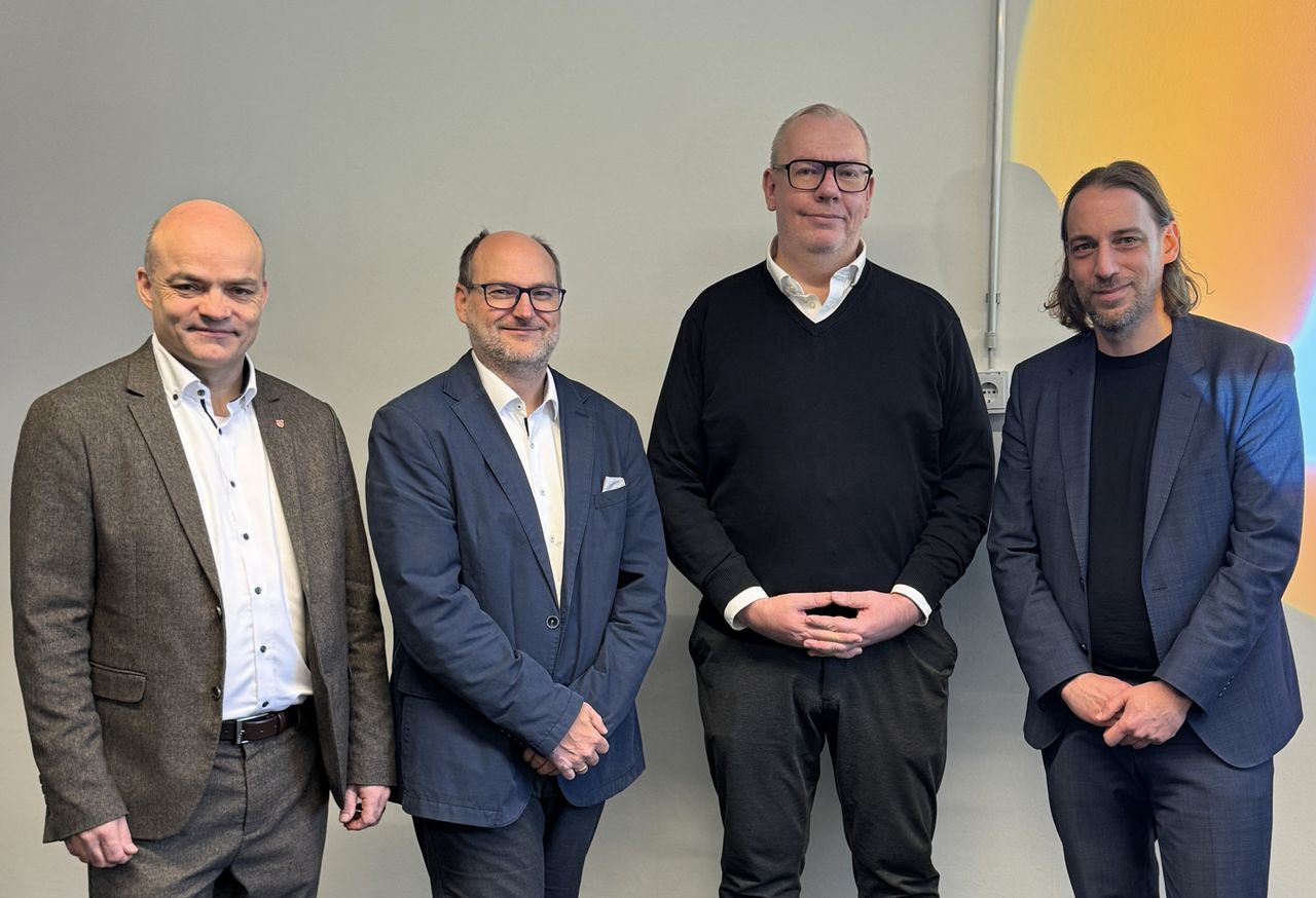 Stadtwerke Lübeck Solutions Unterschriften neue Kommanditisten