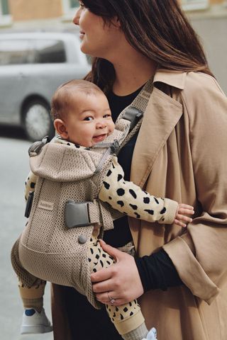 Baby Carrier One Air in cool airy mesh BabyBjorn