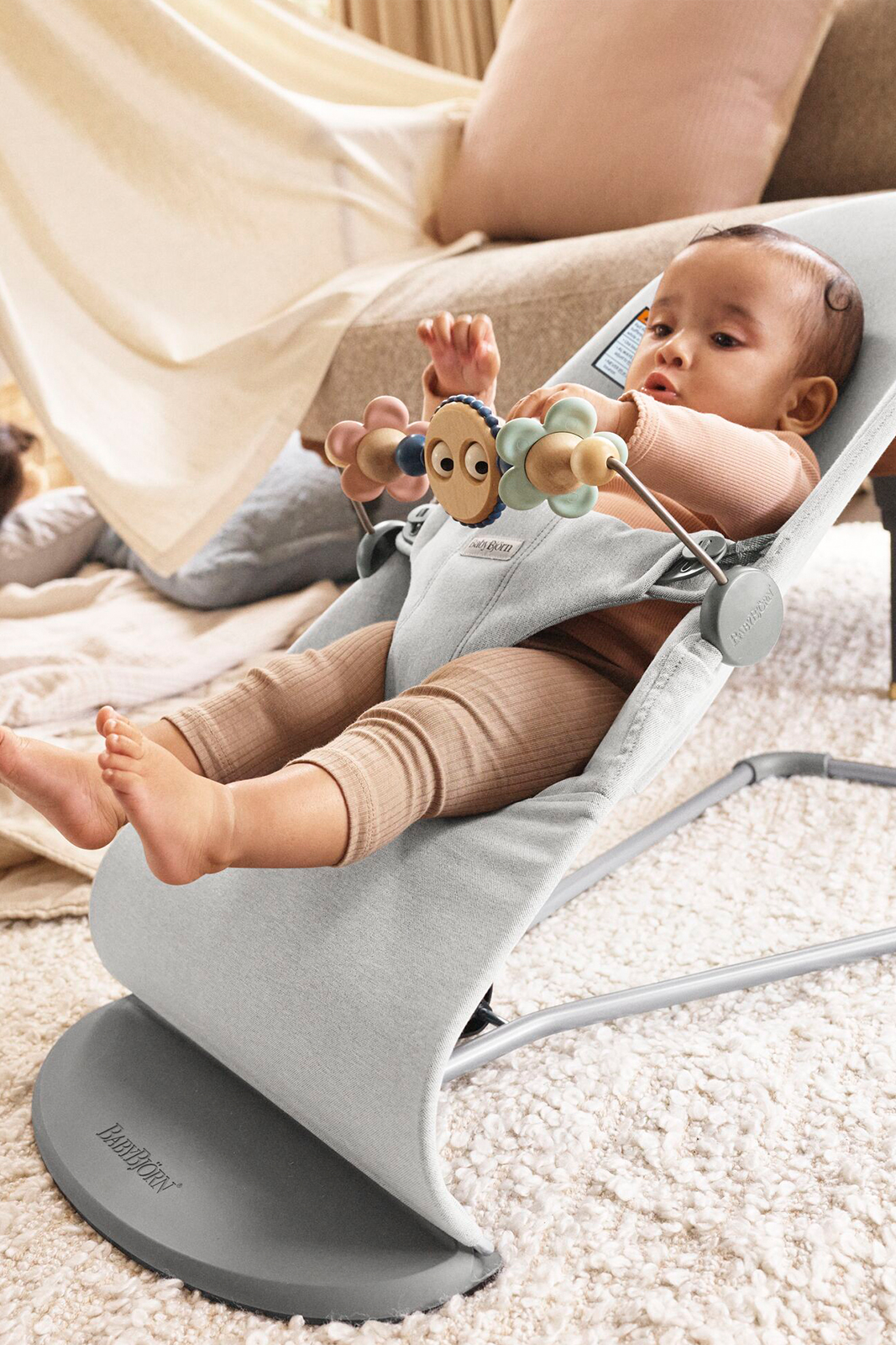 Fun toy for baby bouncer | BabyBjörn