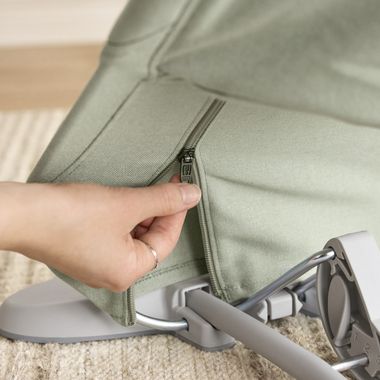 Quick-Zip Washable Seat Bouncer Begin