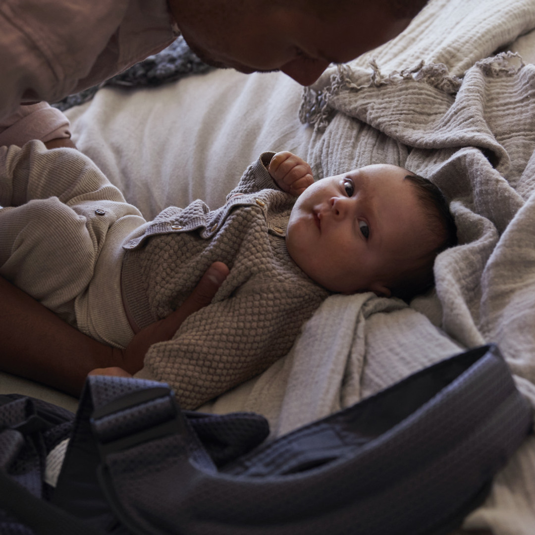 Hoe je pasgeborene slaapt | BabyBjörn