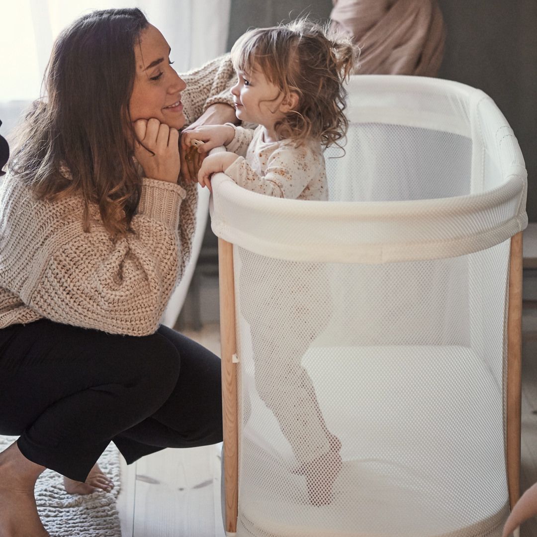 Baby Crib in with airy mesh with 2 height positions - BabyBjörn