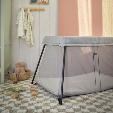 Travel crib light silver babybjorn