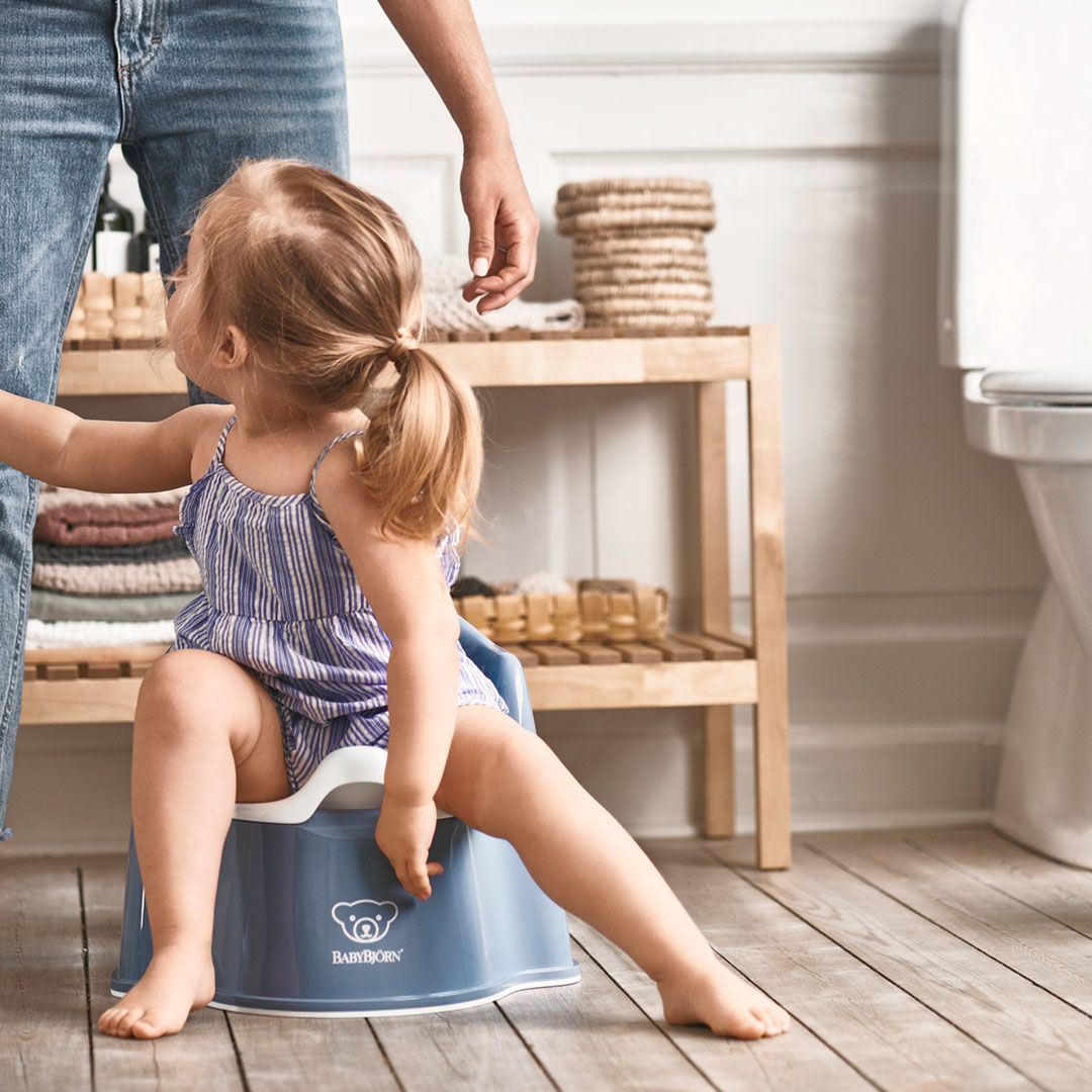 toddler on potty training