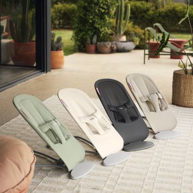 Bouncer Begin in Brushed woven and Airy mesh - green, cream, beige and dark gray.