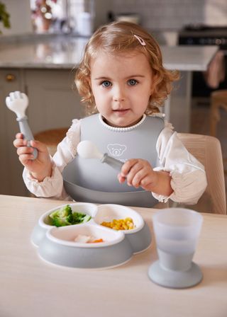 Dinnerware set in Light gray