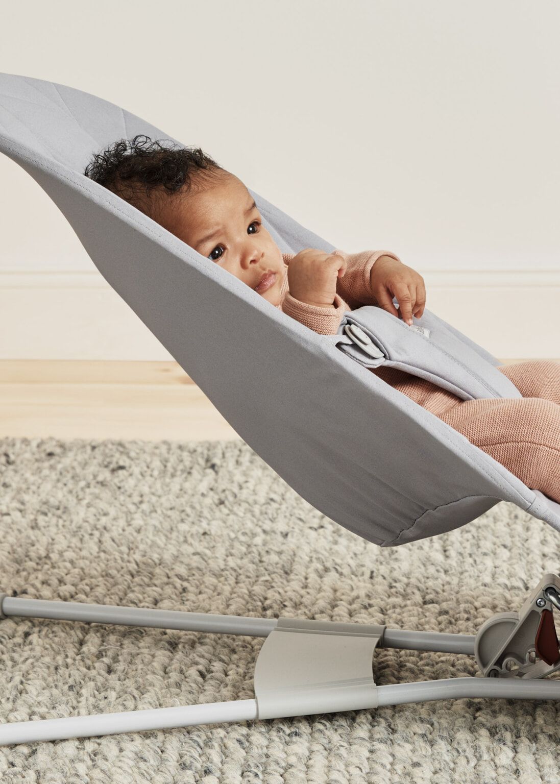 Bouncer Bliss in gray petal quilt - BabyBjörn