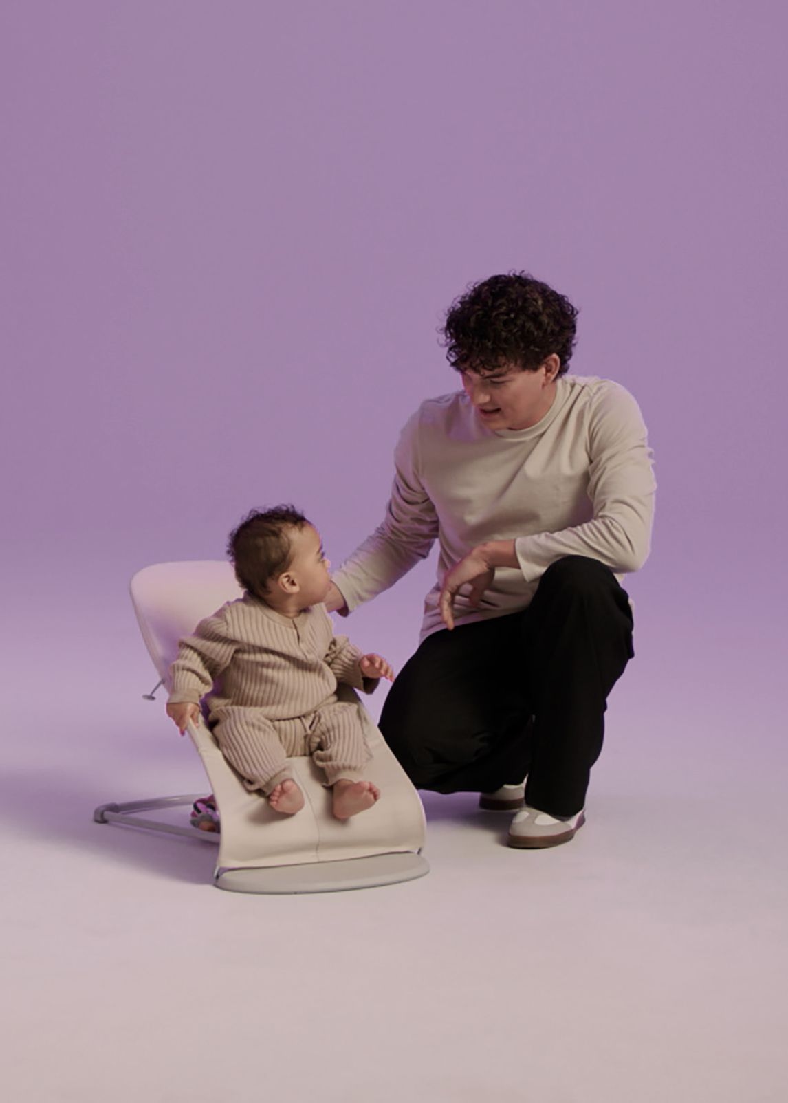 How to turn a bouncer to toddler chair - BabyBjörn