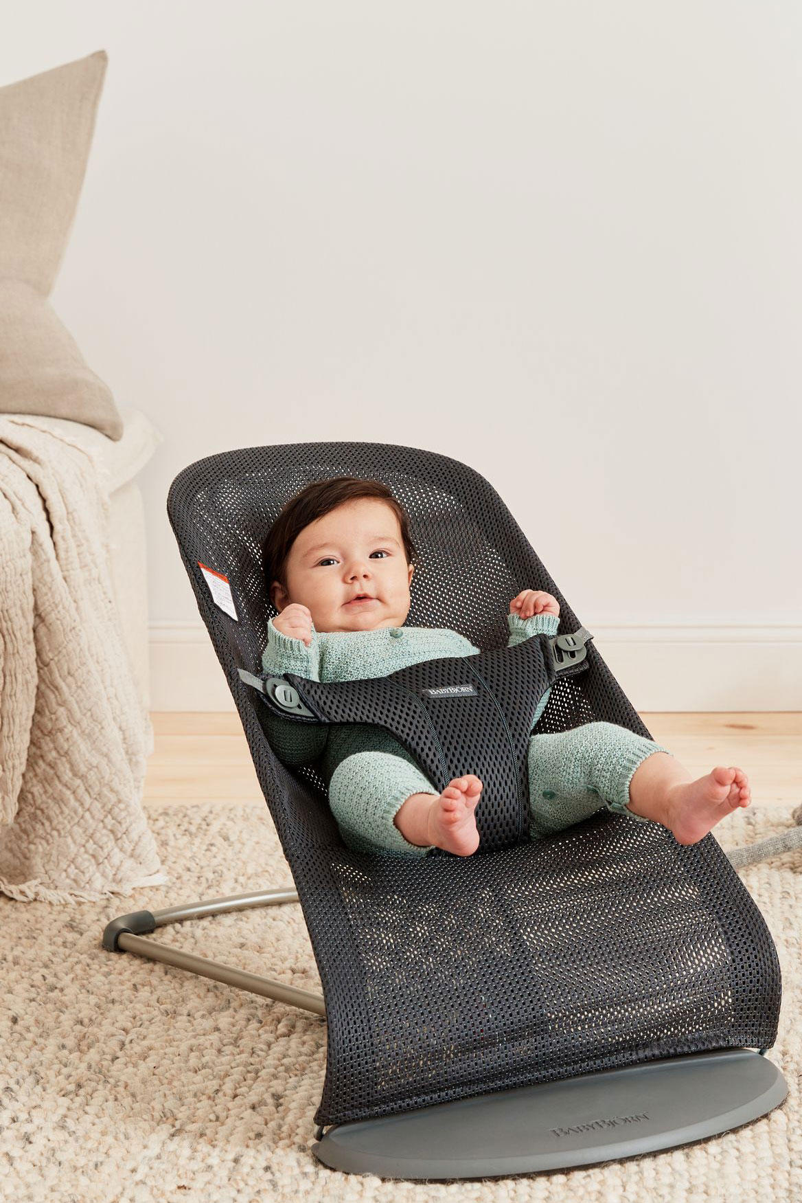 Bouncer Bliss—cozy for your newborn | BabyBjörn