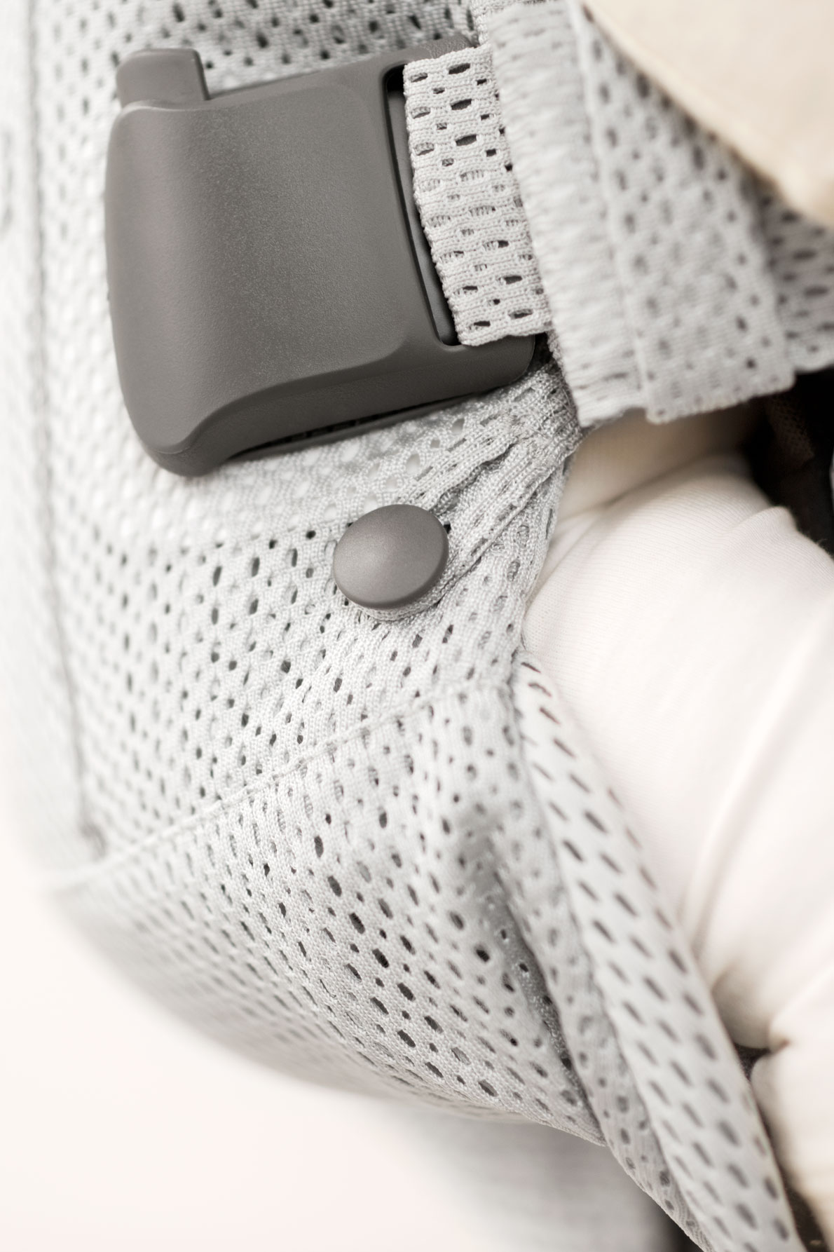 Baby Carrier One Air in flexible, airy mesh | BabyBjörn