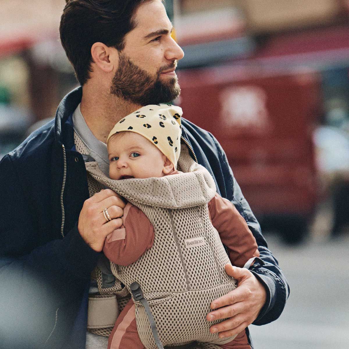 Baby Carrier Free in Beige Gray 3D Mesh - BabyBjörn