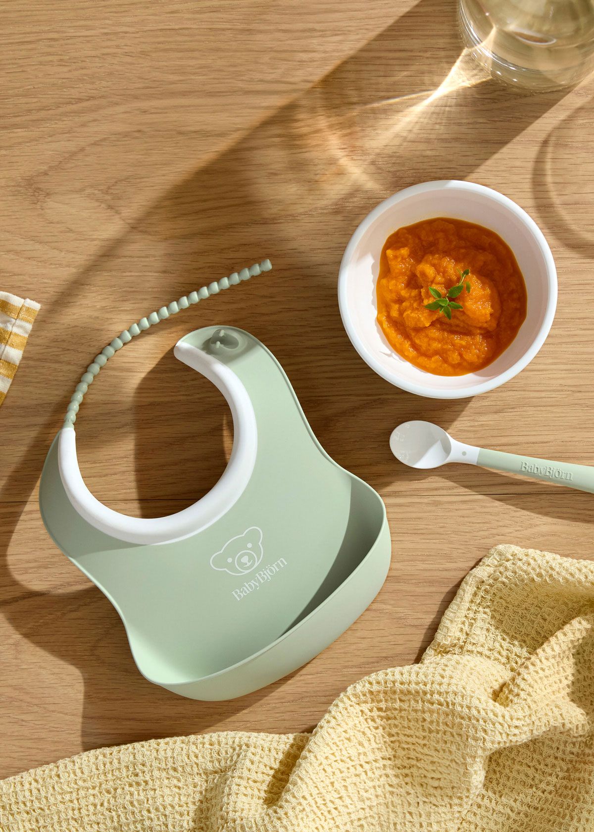 Baby Feeding set with baby bowl powder green - BabyBjörn