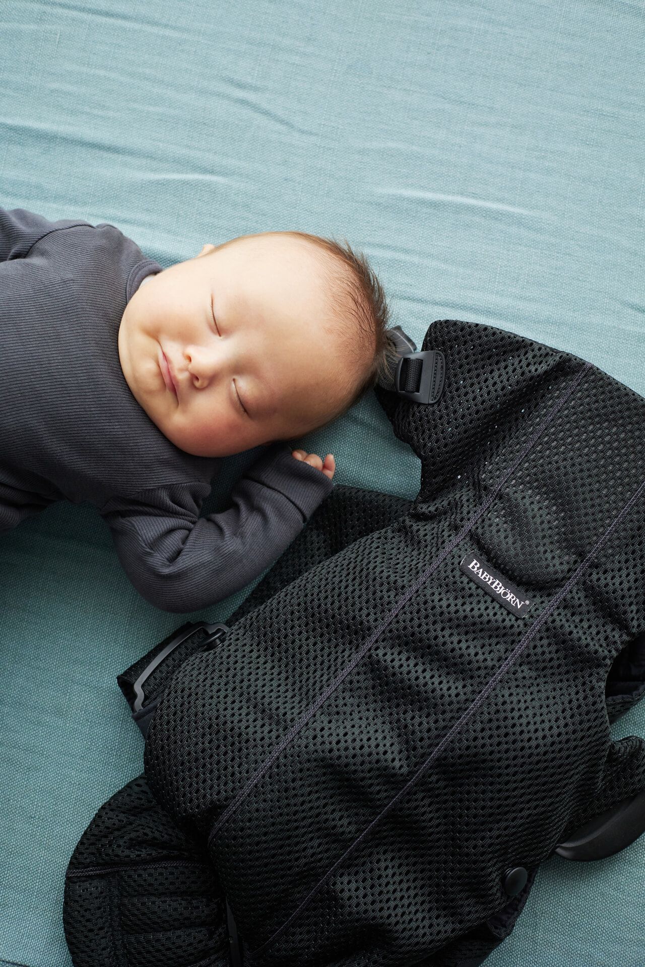 BabyBjörn Vol. 3 Baby Carrier Mini 3 featuring PEPE with Baby