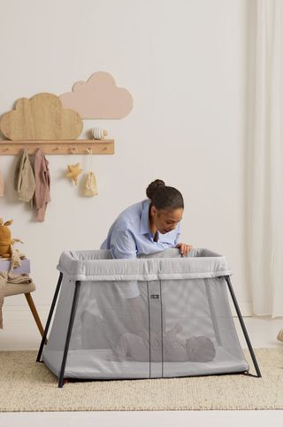 Travel Crib in silver mesh including transport bag - BabyBjörn