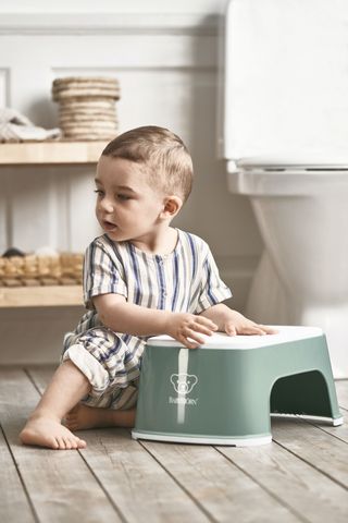 Infant store step stool