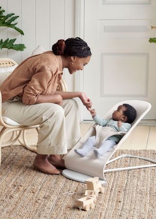 Bayón, todo para la mamá y el bebé - ¿Aún no tienes la Hamaca favorita para  tu bebé? ¡Multiplica su alegría! Llévate la Hamaca BabyBjorn y participa en  el sorteo mensual de