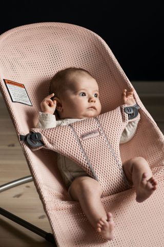 Bouncer Bliss—cozy for your newborn | BabyBjörn