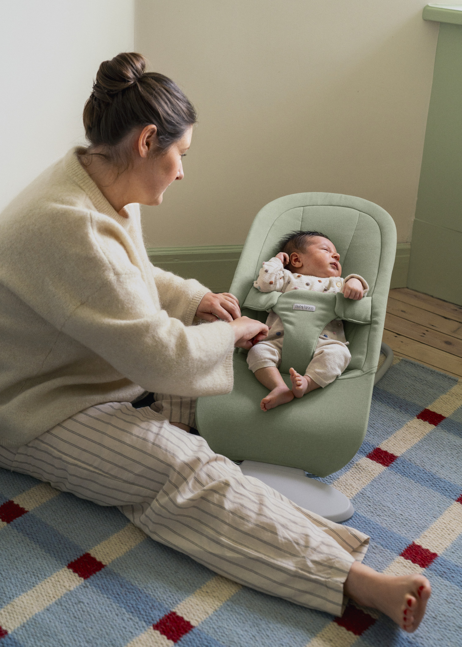 Bouncer Begin | Snug support for newborns | BabyBjörn