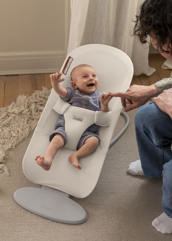 Bouncer Begin in cream airy mesh - BabyBjörn