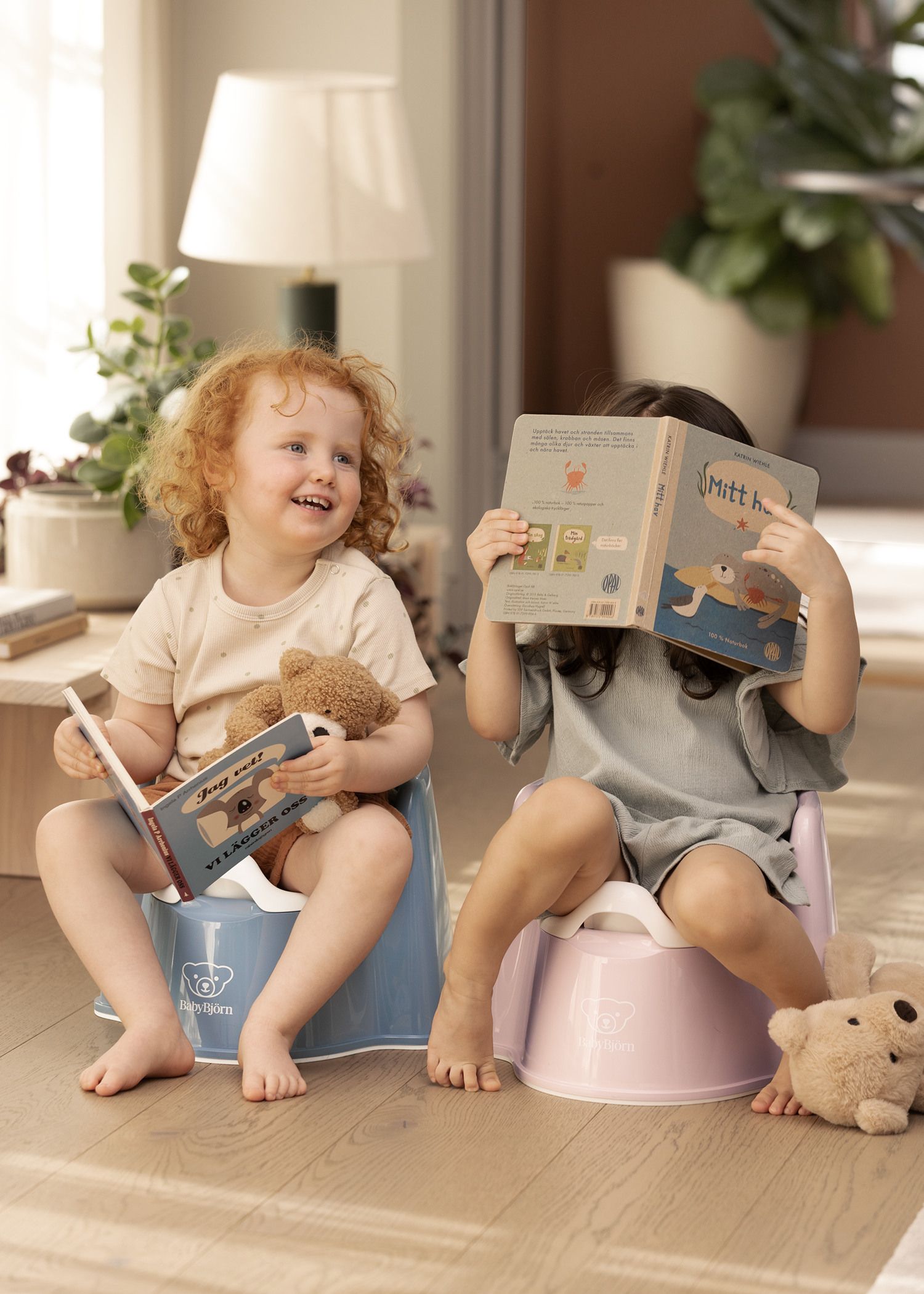 Potty Chair in deep blue and powder pink - 2 kids potty training and reading books
