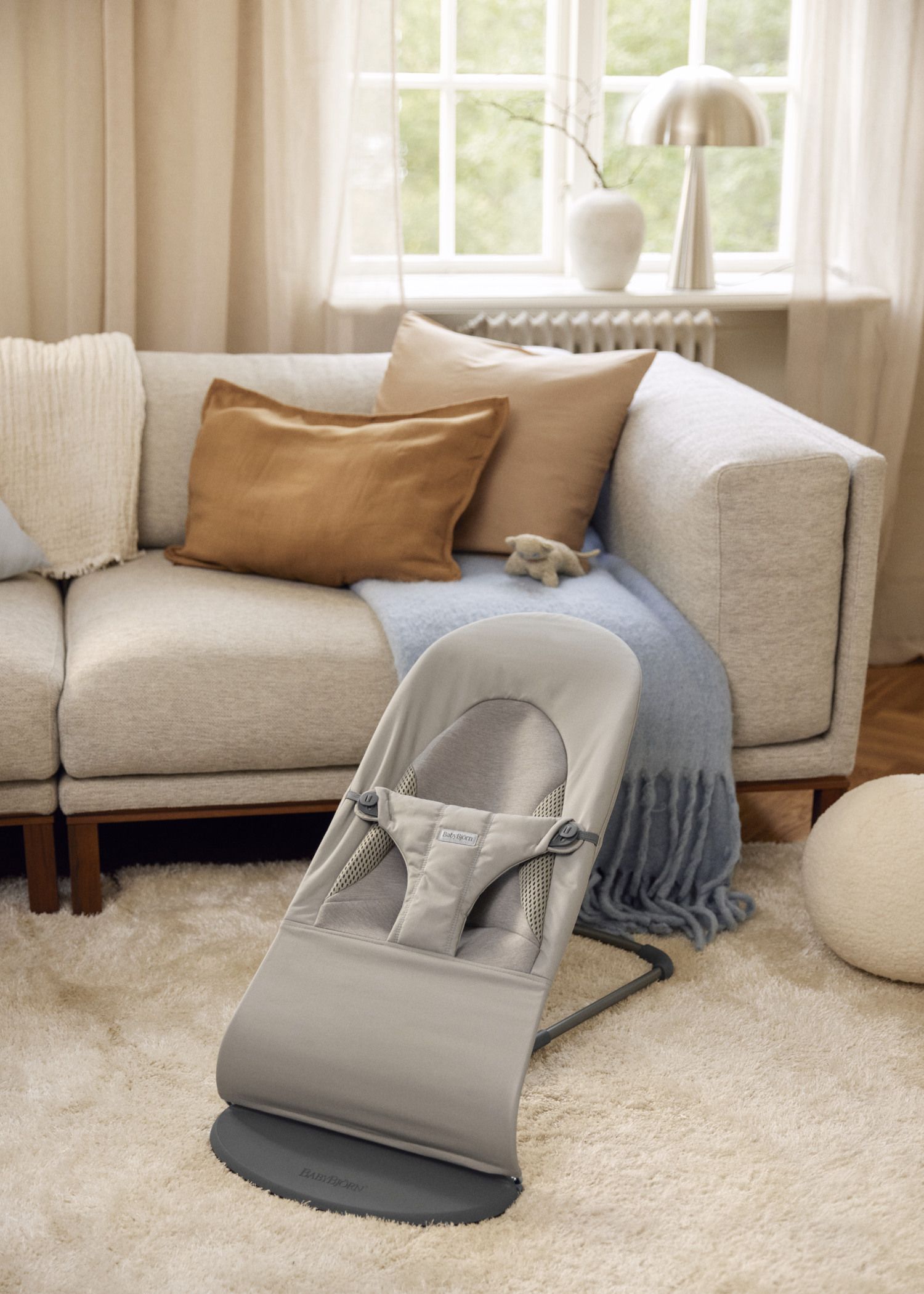Bouncer Balance Soft in Sand grey Woven/Jersey Trifabric - BabyBjörn