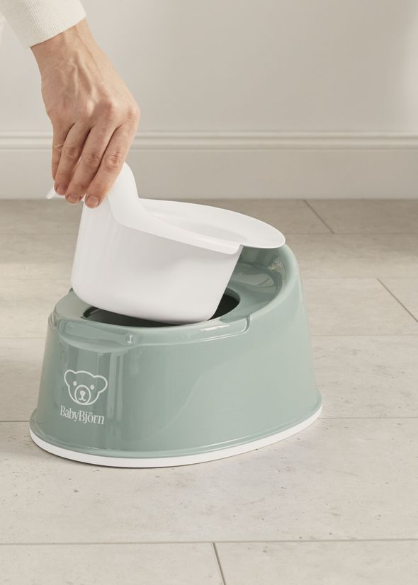 Smart potty in deep green and white BPA free plastic - BabyBjörn