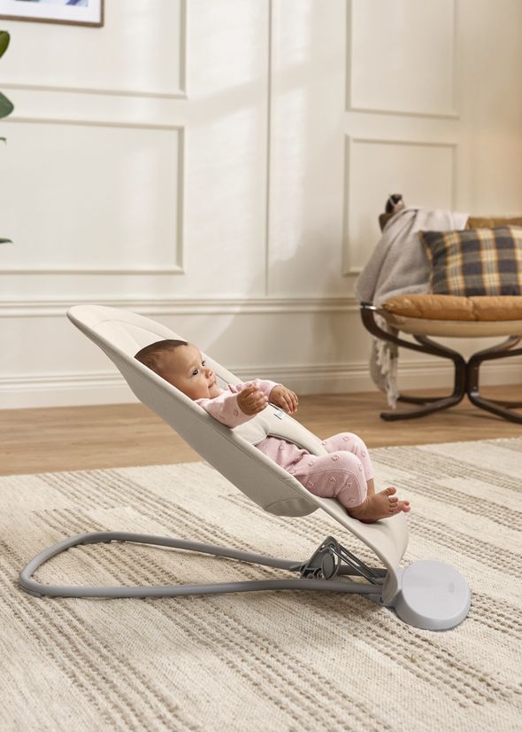 Bouncer Begin in sand grey brushed woven - BabyBjörn