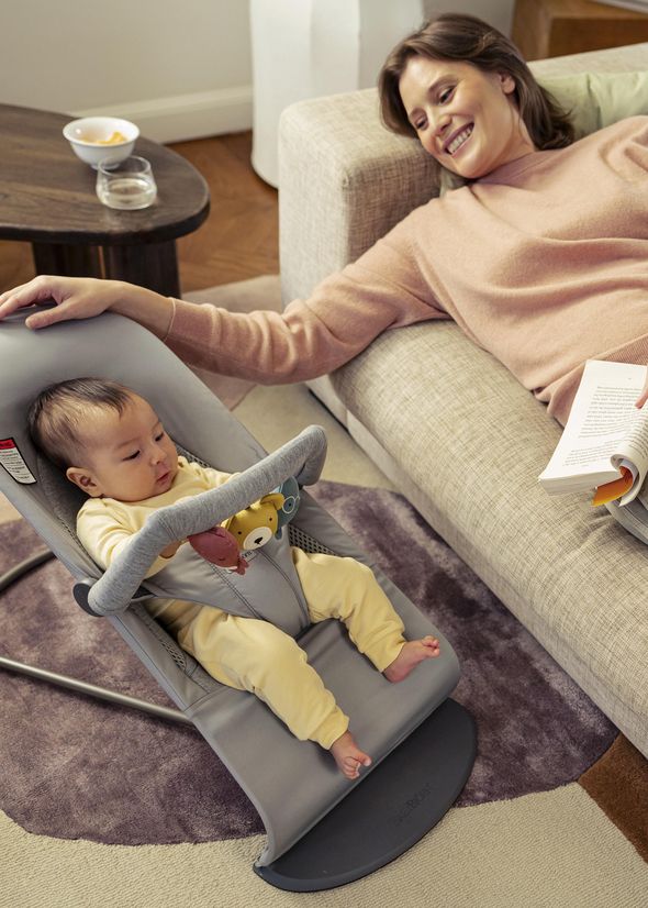 Bouncer Balance Soft in Light grey Woven/Jersey Trifabric with toy bar soft friends