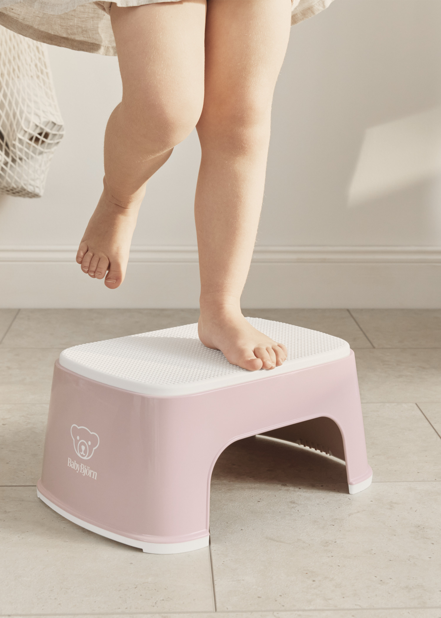 Stable, non-slip step stool | BabyBjörn