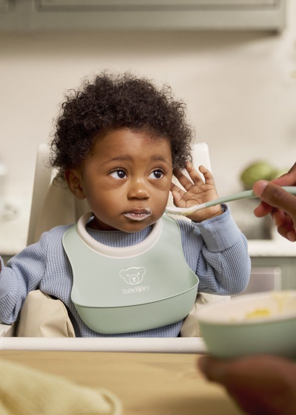 Small Baby Bib 2 pack Powder Yellow Powder Green BabyBjörn