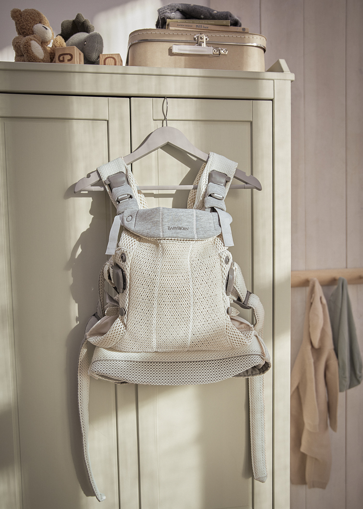 Baby Carrier Harmony—comfy, padded back support | BabyBjörn