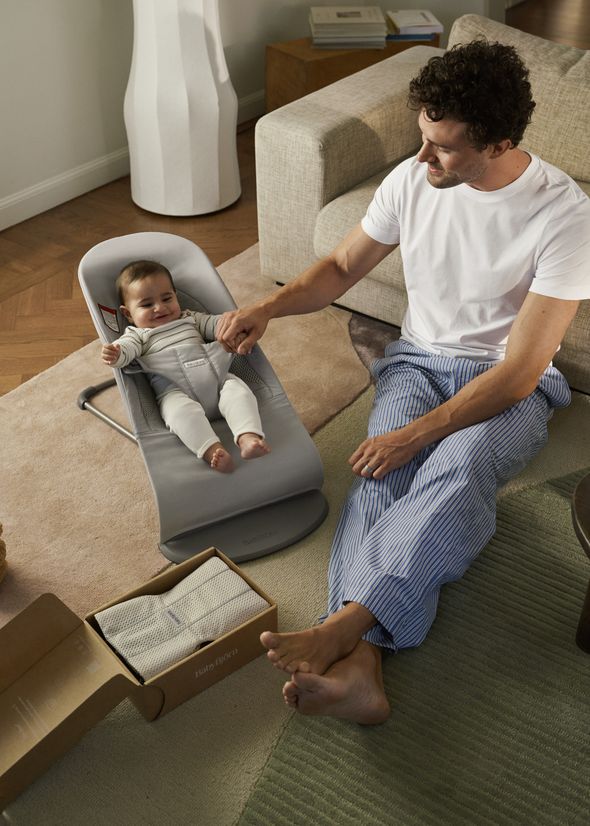 Bouncer Balance Soft in Light grey Woven/Jersey Trifabric - BabyBjörn