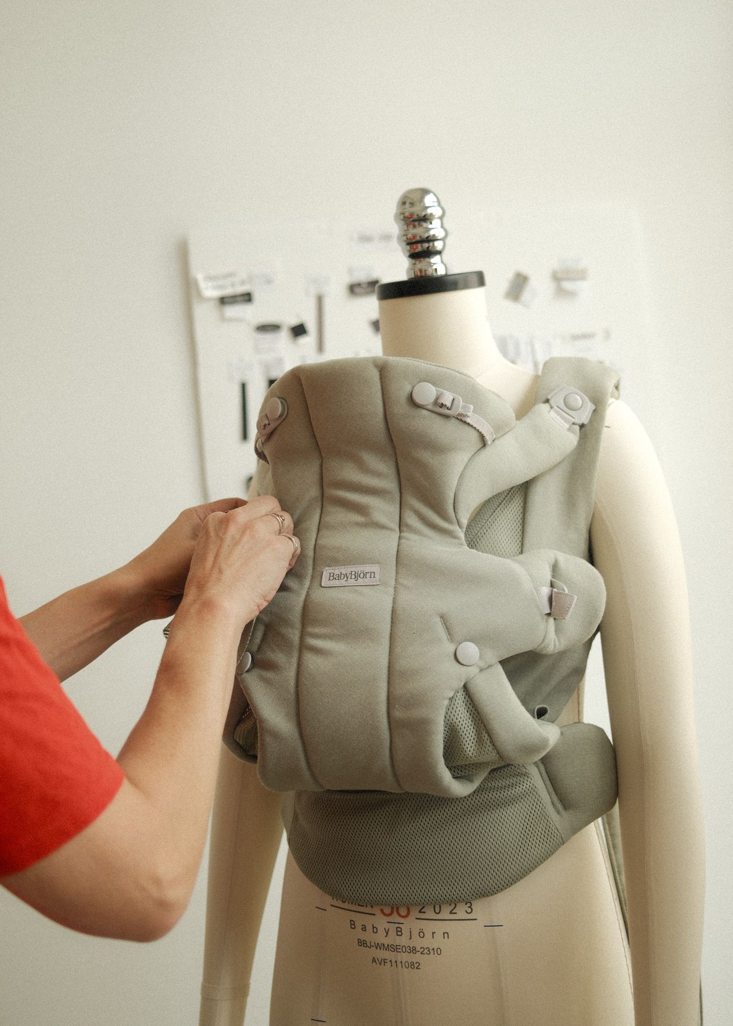 Baby Carrier Hold in light green brushed woven - BabyBjörn