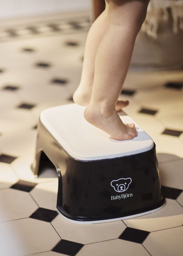 Step Stool Black/White