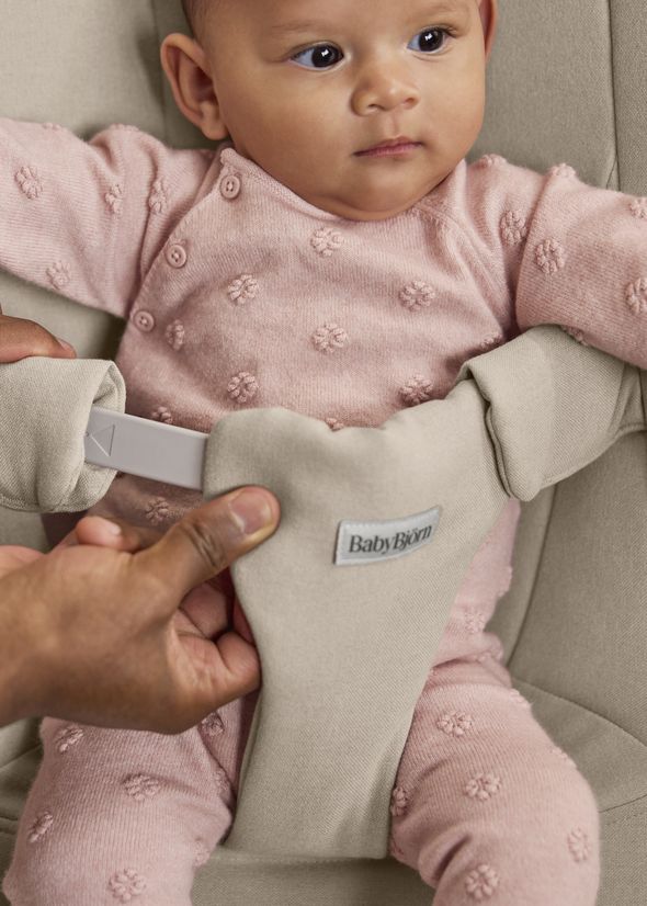 Bouncer Begin in sand gray brushed woven - BabyBjörn