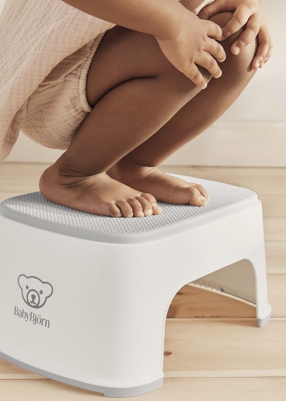 Step Stool in White BPA-free plastic - BabyBjörn