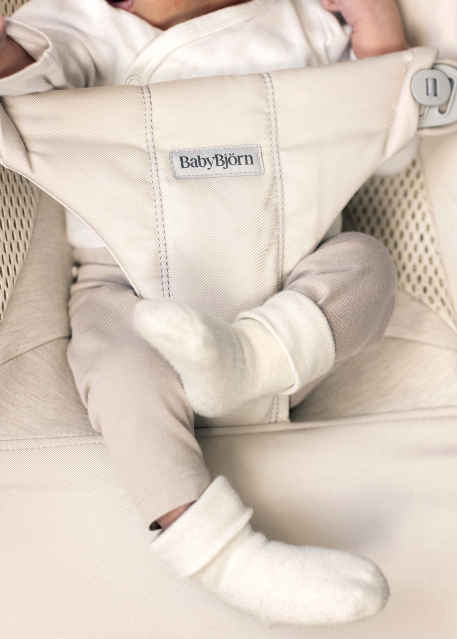 Bouncer Balance Soft in  Light beige Tri Fabric - BabyBjörn