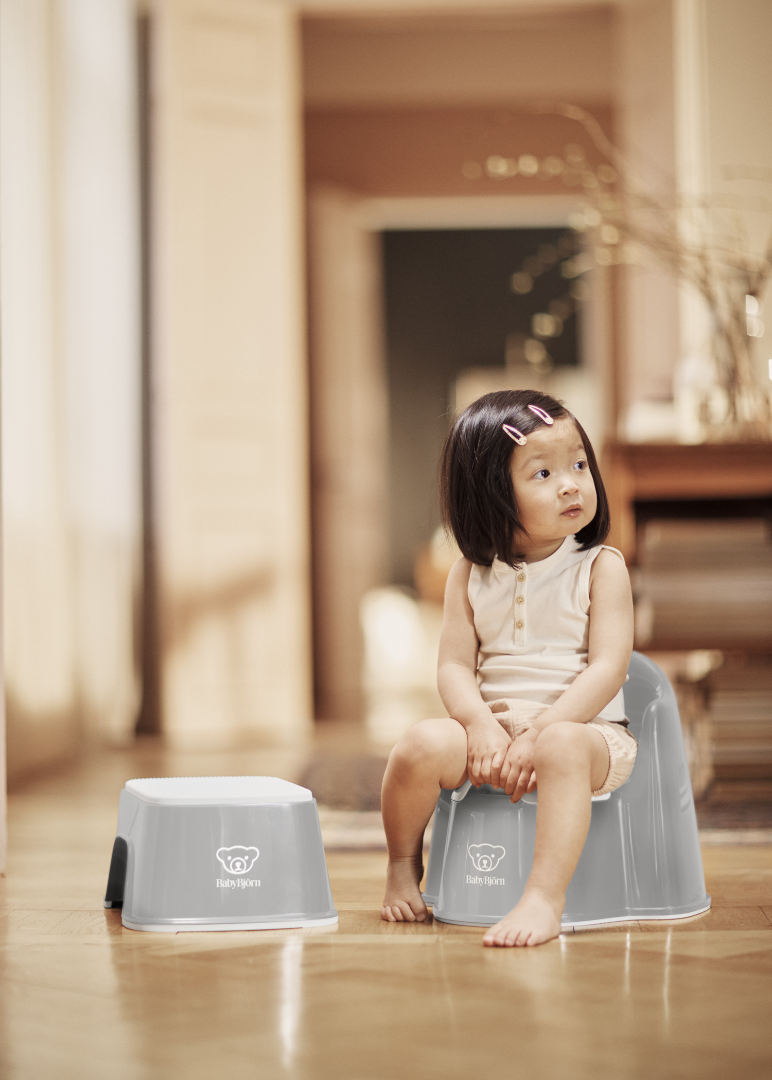 Comfy potty chair in lovely colors | BabyBjörn
