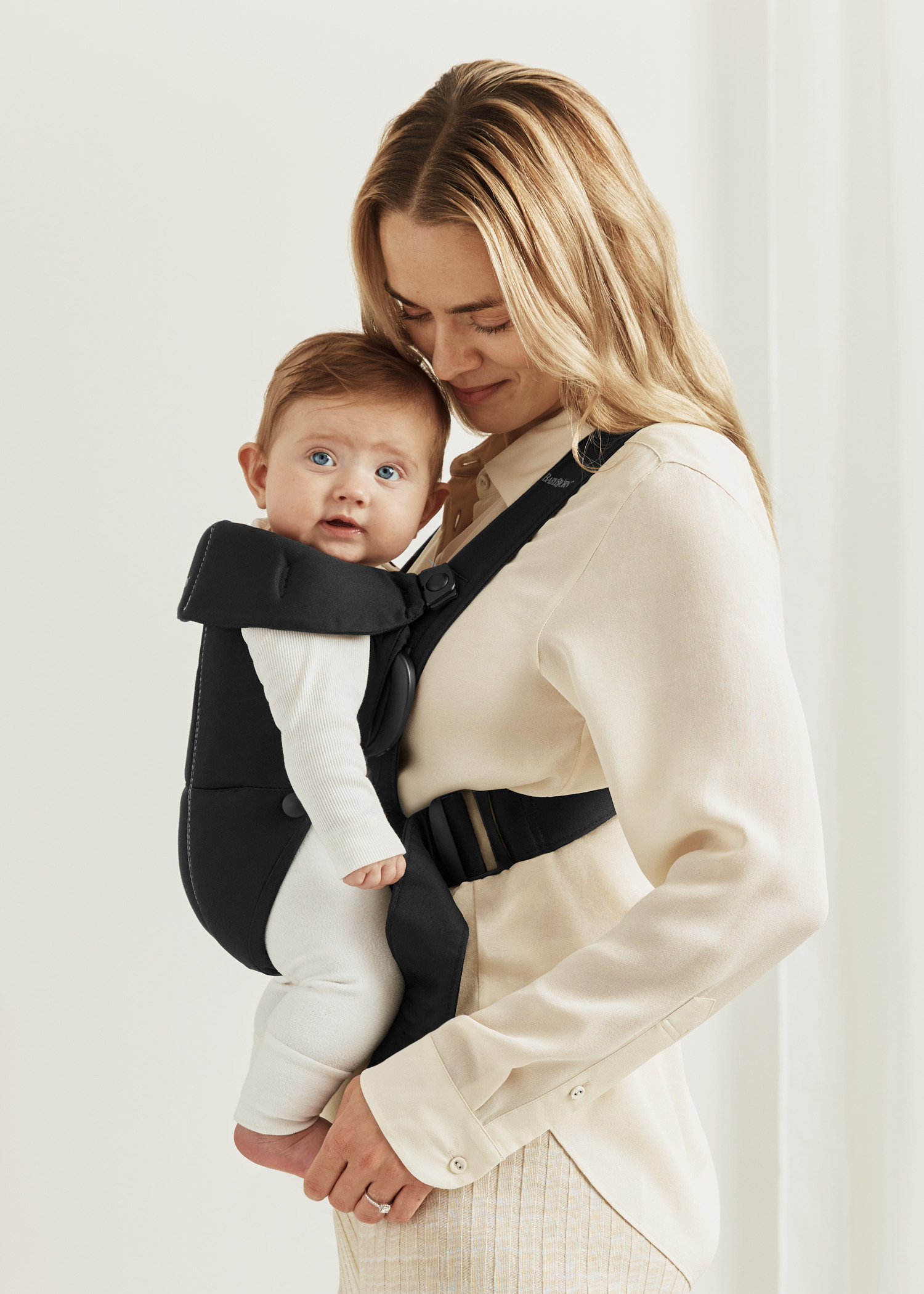 Porte-bébé Mini - Noir / Tissé (BabyBjörn) - Image 3
