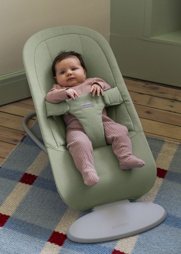 Bouncer Begin in Light green brushed woven - BabyBjörn