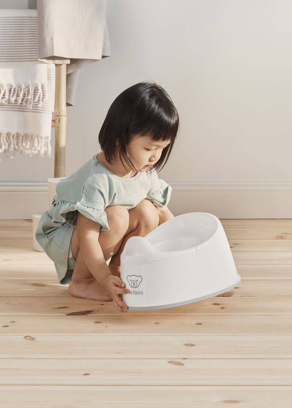 Smart potty in white BPA free plastic - BabyBjörn