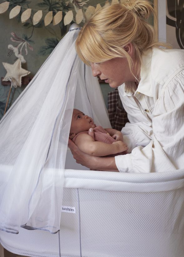 Canopy for cradle for BabyBjörn cradles in white mesh