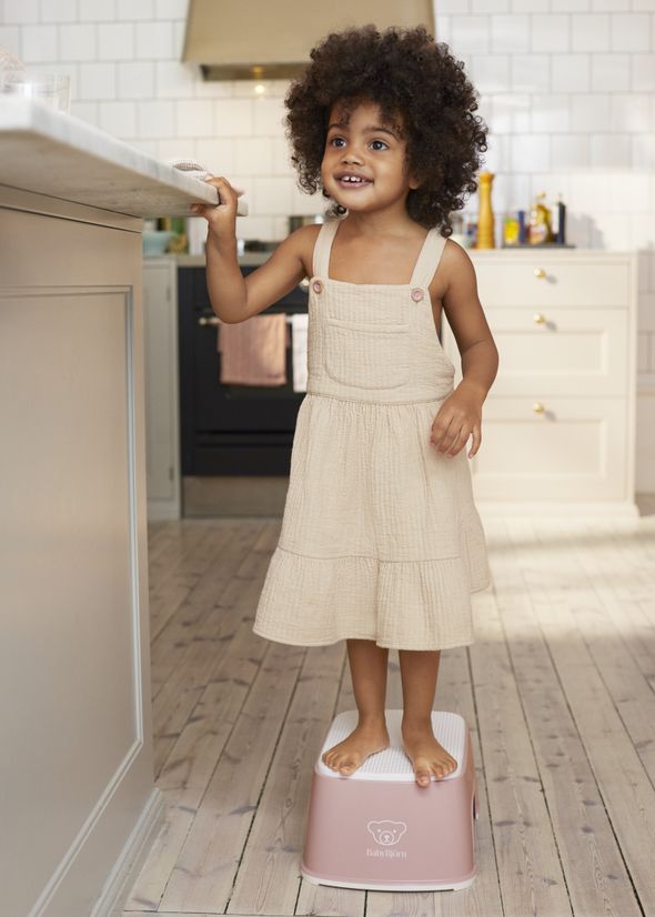 Step Stool Powder pink/White BabyBjörn