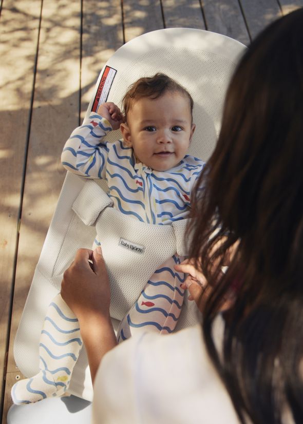 Bouncer Begin in Cream Airy mesh - BabyBjörn