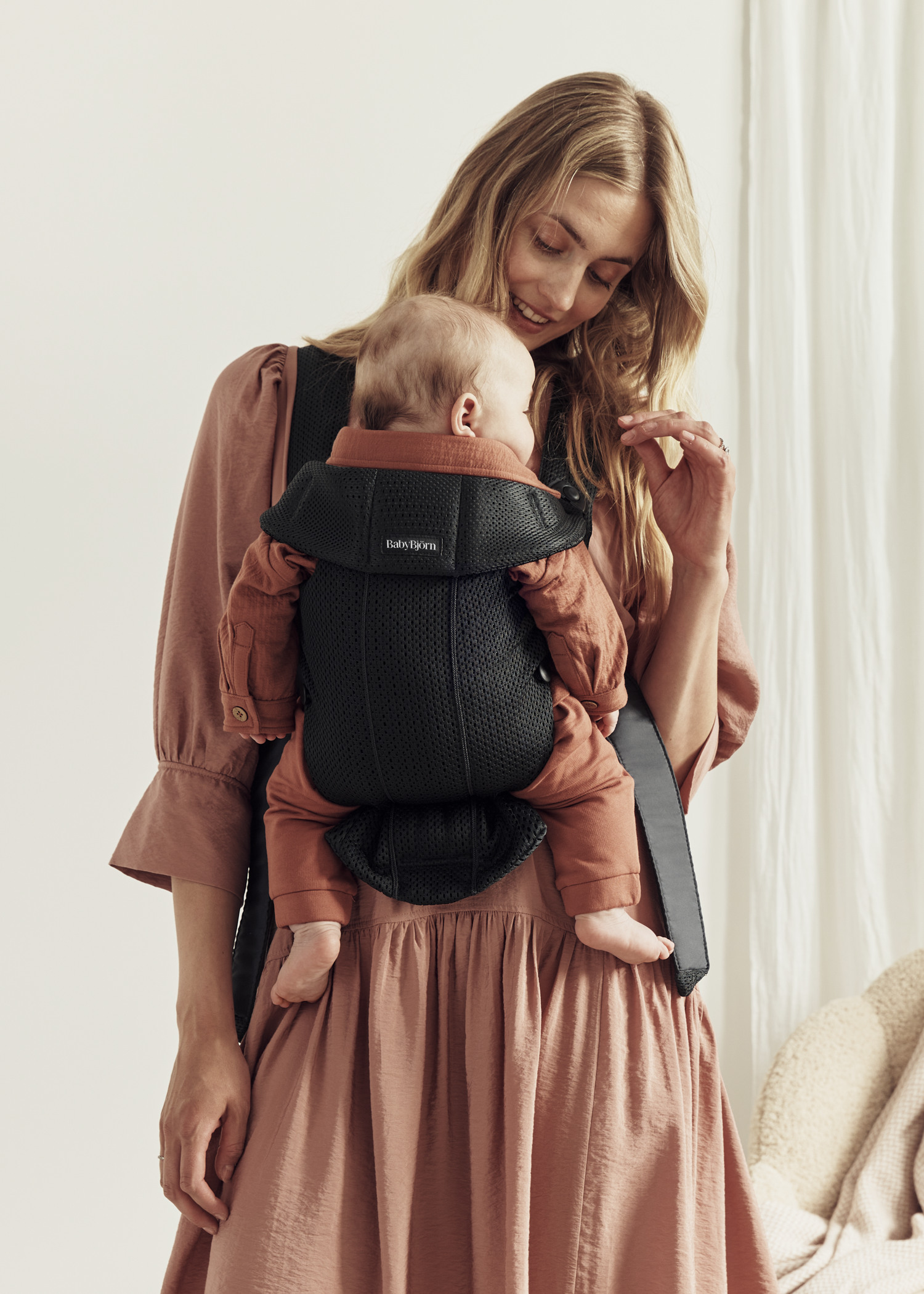 Baby Carrier Mini—perfect for a newborn | BabyBjörn