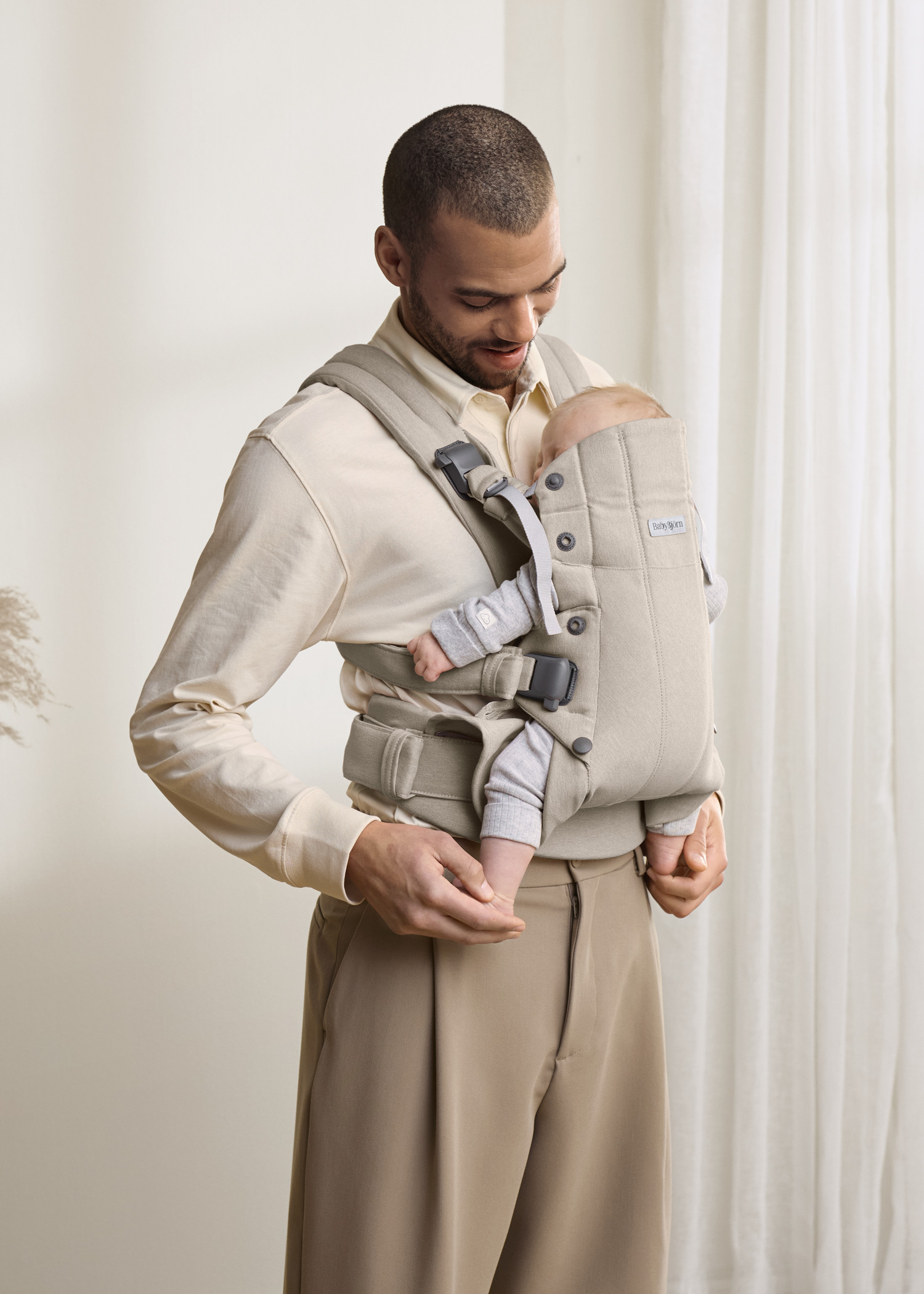 BABYBJÖRN BABY CARRIER HARMONY 美品 Baby Carrier Harmony—comfy, padded back support | BabyBjörn