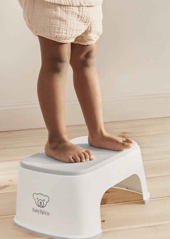 Step Stool in White BPA-free plastic - BabyBjörn