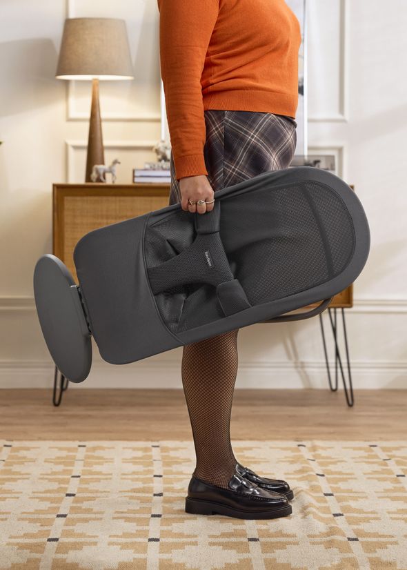 Bouncer Begin in dark grey airy mesh - BabyBjörn